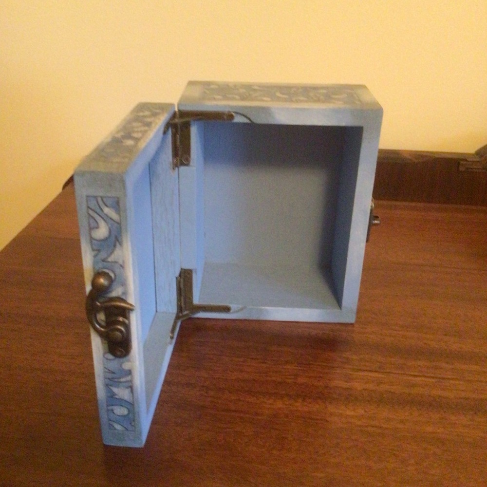 Jim Shore Rudolph & Here Box - Picture 4 of 5